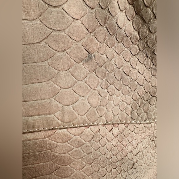 Cavalcanti Genuine Leather Purse Crossbody - Picture 14 of 15